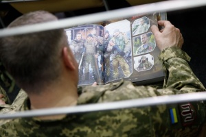 キーウでウクライナ軍人の写真集のプレゼン開催