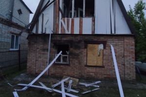 Ворог уночі атакував дронами Дніпропетровщину - від влучань пошкоджені будинки й авто