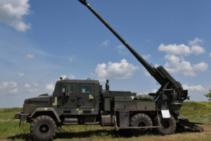 Zelensky: La industria de defensa ucraniana producirá diez obuses Bohdana este mes