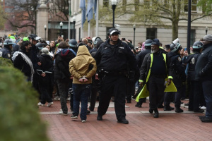 Поліція Нью-Йорка затримала сотню учасників пропалестинської акції 