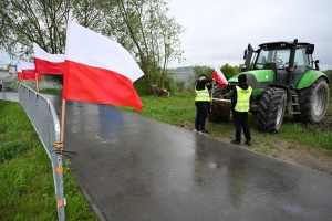 Польські фермери блокують рух вантажівок у чотирьох пунктах на кордоні з Україною