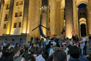У Тбілісі відновилася акція протесту проти закону про «іноагентів»