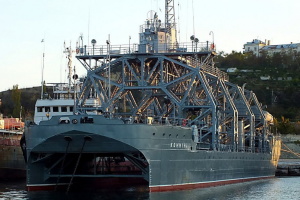 У Севастополі ВМС України знешкодили рятувальне судно «Коммуна»