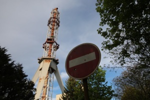 ウクライナ東部ハルキウのテレビ塔へのロシア軍攻撃後、近隣自治体でデジタル放送見られず