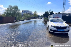 На Київщині стався перелив води через дамбу