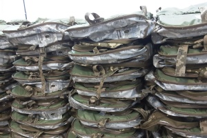 На Прикарпатті релокований цех шиє бойові рюкзаки за стандартами НАТО