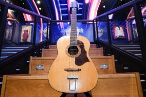 Гітару Джона Леннона виставили на аукціон