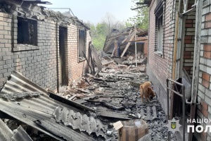 Guerre en Ukraine : Cinq civils tués et huit blessés dans des bombardements russes sur la région de Donetsk 