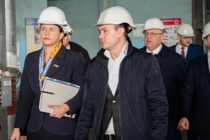 Latvian FM visits power facility damaged by Russians in Ukraine