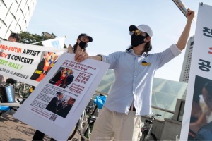 У Південній Кореї активісти вимагають скасувати виступ пропутінського музиканта