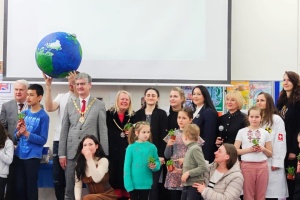У Британії учні української школи долучилися до вшанування роковин катастрофи на ЧАЕС