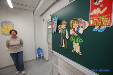 Ukraine : La première école souterraine a été construite à Kharkiv