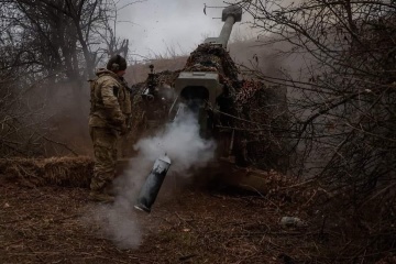 Ukrainian forces repel four Russian attacks near Krynky, four more near Staromaiorske