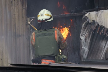 Ракетна атака по Дніпропетровщині: рятувальники нарешті загасили пожежу