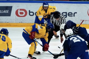 Збірна України перемогла хокеїстів Угорщини на юніорському ЧС-2024 (U18)