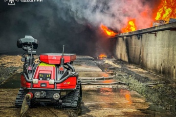 Region Odessa: 3 Tage brennt  agrarindustrielles Terminal, das von russischer Rakete getroffen wurde