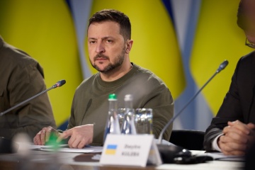 Zelensky calls on foreign diplomats to spread truth about Russian terror