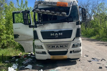 In Wowtschansk greift Drohne einen Lastwagen an, Fahrer in schwerem Zustand