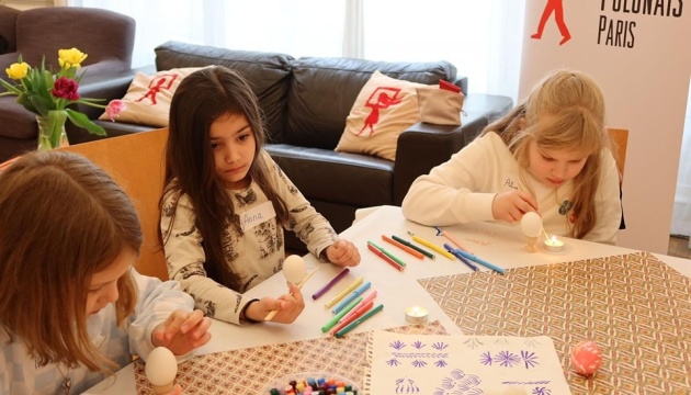 Le Centre Culturel d’Ukraine en France a organisé un atelier de peinture d'œufs de Pâques pour les enfants
