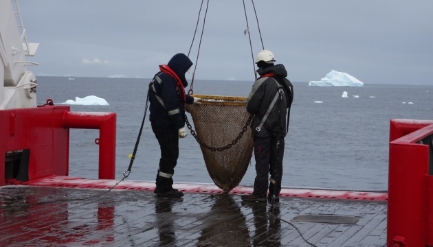 Ucrania y Polonia inician una investigación conjunta del fondo marino de la Antártida