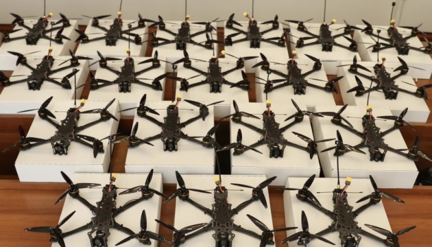 Вінничина передала захисникам 20 FPV-дронів