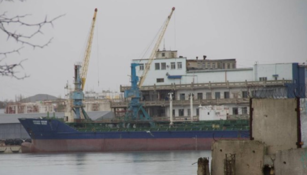 РФ перевозить воєнні вантажі на цивільних суднах - кримські партизани