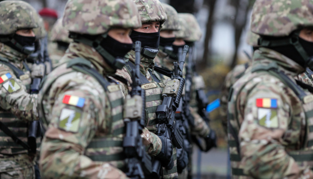 У Румунії пропонують дозволити військовим захищати своїх громадян за межами країни
