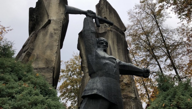 На Прикарпатті треба демонтувати ще 70 пам’ятників, що символізують радянську епоху - ОДА