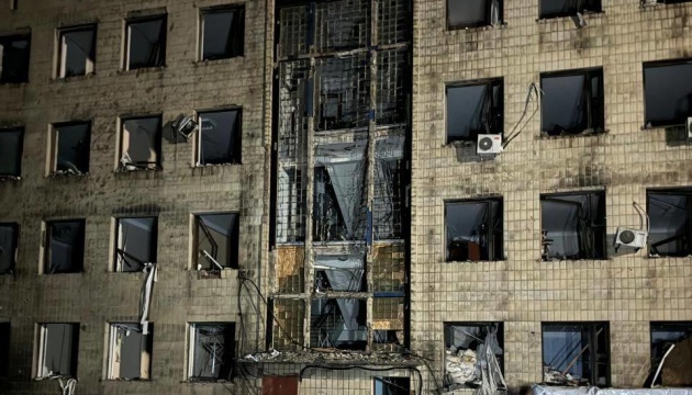 Russen befeuern mit Raketen Selydowe, Häuser und Verwaltungsgebäude beschädigt