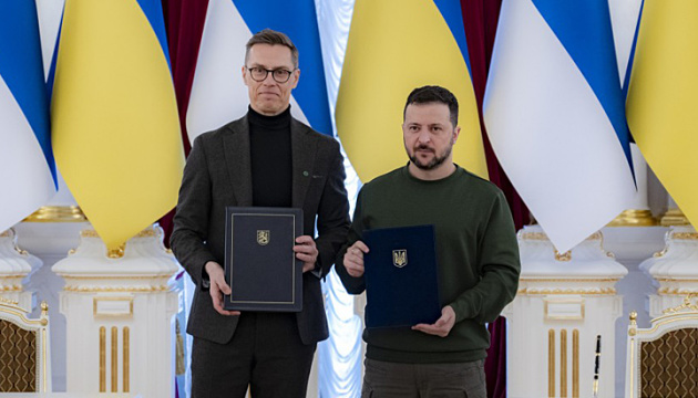 ウクライナとフィンランド、二国間安全保障協定に署名　８か国目