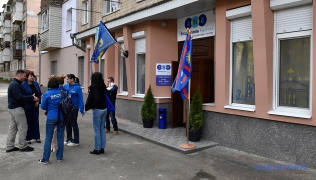 У Вінниці відкрили побутовий центр для переселенців «ЯМаріуполь. Турбота»