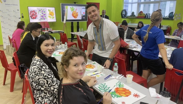 У Малайзії провели майстер-клас з українського мистецтва