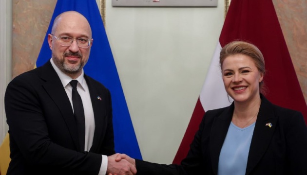 Ukrainian, Latvian PMs discuss military and technical assistance
