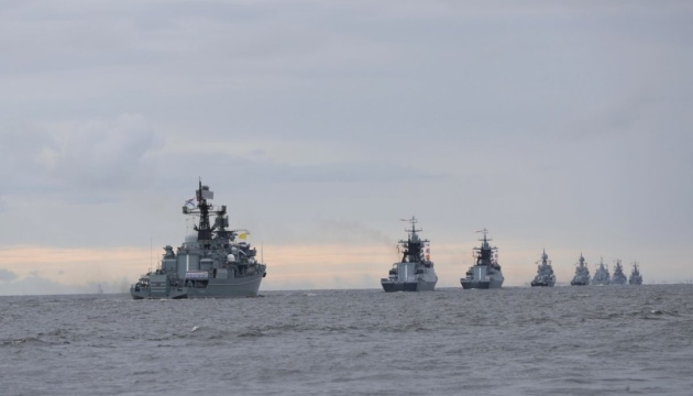 РФ намагається захистити флот від українських дронів затопленими баржами - Плетенчук
