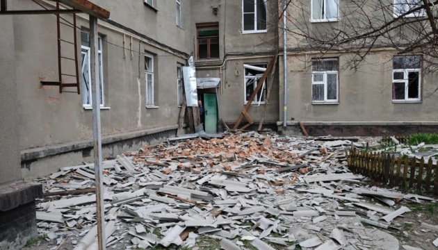 One wounded as enemy hits residential building in Kharkiv