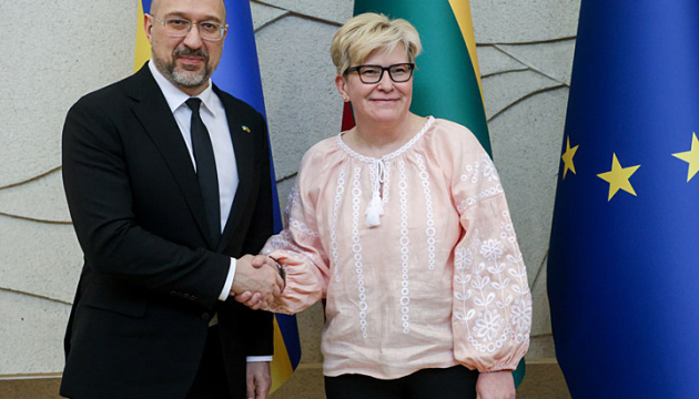 Shmyhal begins visit to Lithuania, meets with Šimonytė