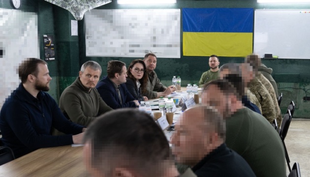 Зеленський на Чернігівщині провів нараду з міністрами й військовими