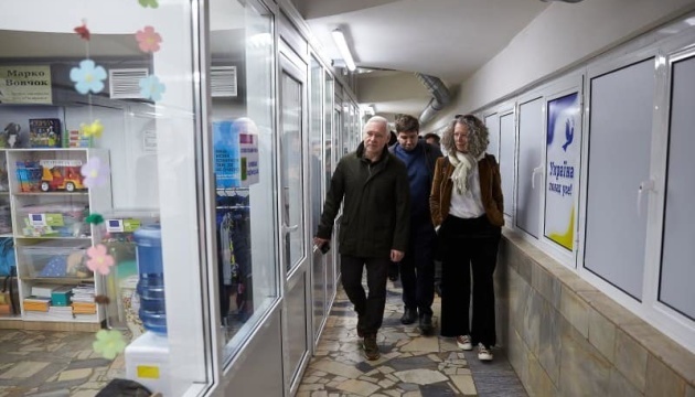 UN coordinator visits underground school in Kharkiv