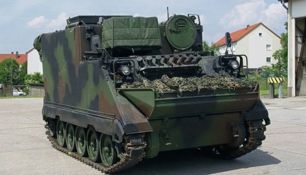 Lithuania hands Ukraine M577 APCs