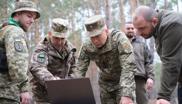 Umerov, Syrskyi examine Ukrainian developments for battlefield