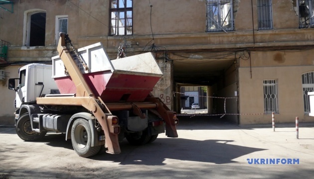 В Одесі розпочали демонтаж частини будинку, який постраждав від обстрілу 25 січня