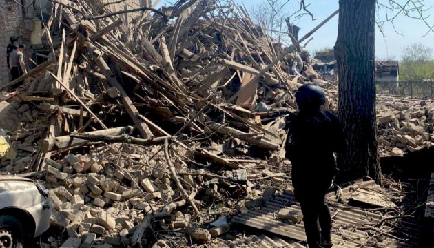 Russen verüben Luftangriff auf Kostjantyniwka in Region Donezk, ein Mensch getötet, zwei verletzt