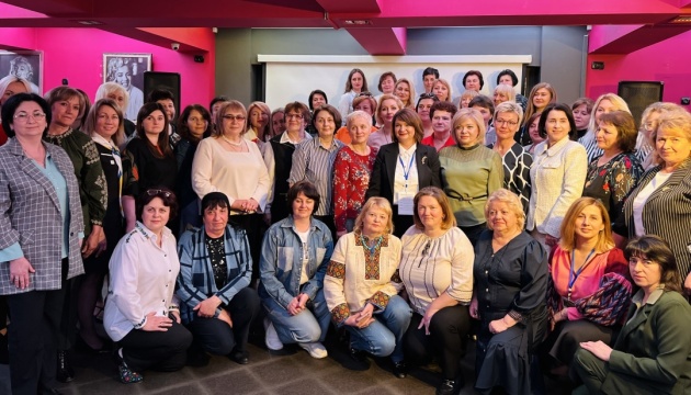 У Франківську жінки-депутатки 17 громад обговорюють кращі практики для розвитку країни