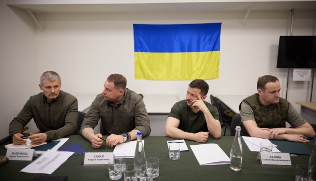 Strengthening air defense, countering guided aerial bomb carriers: Zelensky holds meeting in Kharkiv