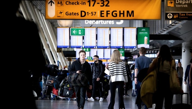 Нідерландську компанію Transavia оштрафували за використання стажерів як працівників