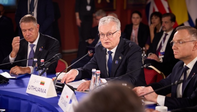 Presidente de la Cumbre de los Tres Mares hace hincapié en el apoyo integral a Ucrania