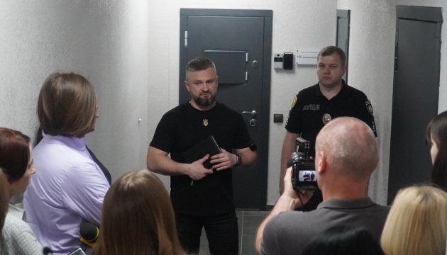 На Тернопільщині запровадили пілотний проєкт з видачі зброї поліцейським за електронними картками