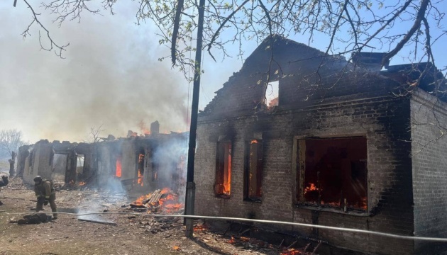 Росіяни вночі вдарили по раніше пошкодженому будинку культури на Харківщині