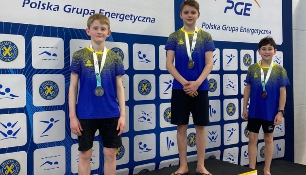 Юні українські стрибуни у воду виграли 6 медалей на старті змагань у Польщі