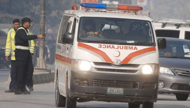 У Пакистані бойовики напали на автобус і автівку, загинули 10 людей